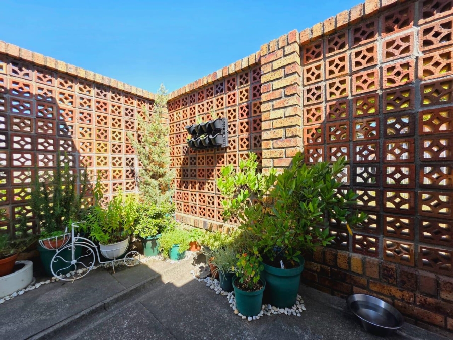 3 Bedroom Property for Sale in Thornton Western Cape